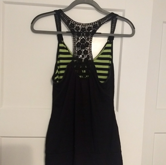 No Boundaries black tank - Picture 2 of 2